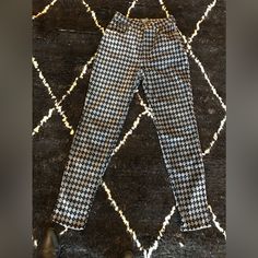 Authentic Rare Vintage Versace Jeans Couture. These Are From The 90s. Excellent Used Condition. Even Inside Of Legs Looks Barely Worn. Measures 13” Across Waist. 19” Across Hips. 11”. 29” Inseam. Ankle Width About 5.5”.Smoke Free Home. Black Houndstooth Bottoms For Winter, Fitted Houndstooth Bottoms For Winter, Fitted Houndstooth Tapered Leg Bottoms, Fitted Tapered Leg Pants With Houndstooth Pattern, Black Houndstooth Winter Bottoms, Fitted Black Houndstooth Bottoms, Black Houndstooth Trousers, Jeans Versace Women, Vintage Versace