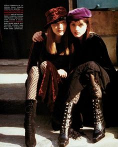 photo by Paula Hanson Pamela Hanson, Vintage 90s Style, Vogue Archive, Witch Fashion, Vintage Goth, 1990s Fashion, Goth Aesthetic, Fashion Catalogue, 90s Grunge