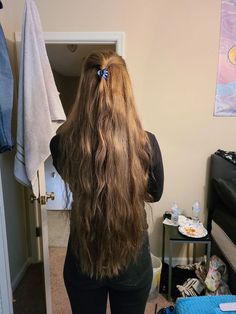 Long Virgin Hair, Faerie Hair, Brownish Hair, Styling Long Hair, Long Healthy Hair, Beautiful Curly Hair, Super Long Hair