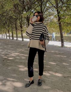 Virginia Outfits, Hannah Cocobeautea, Spring Europe, Striped Sweater Outfit, Wineries Outfit, Striped Knitwear, Winter Ootd, Pullover Outfit, Turtleneck Pullover