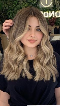 Beige Blonde Hair, Light Hair Color, Hair Shades, Brown Blonde Hair, Hair Stylist Life, Hair Color Balayage