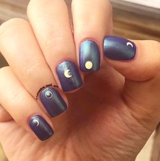 Lunar Nails Design, Solar Eclipse Nails Design, Sun And Moon Nails Simple, Moon Phase Nails Design, Eclipse Nail Art, Phases Of The Moon Nails, Moon Phase Nails Simple, Adventure Nails, Full Moon Nails