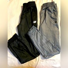 Nwot - Comfy And Stylish Sport Pants New Balance Black, Pants Color, Sport Pants, Kids Bottoms, New Balance, Black Gray, Black And Grey, Sweatpants, Grey