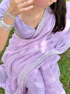 Saree Aesthetic, Simple Saree Designs, Purple Saree, Fashionable Saree Blouse Designs, Fancy Sarees Party Wear, Traditional Indian Dress, Simple Sarees, Indian Dresses Traditional