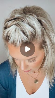 Messy Hairdos For Short Hair, How To Braid Front Of Hair, Cute Hair Scarf, Shampoo Texture, Cute Updos For Medium Hair, Day 2 Hair, Cropped Hairstyles, Short Hair Updo Easy, French Braided Bangs