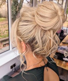 Modern Wedding Hair, High Updo, Updo Bun, Bridal Hairstyles, Bridal Updo, Romantic Bride, Modern Wedding, Wedding Hair, Wedding Modern