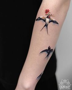 Мило. Bird Tattoos For Women, Nerdy Tattoos, Tier Tattoo, Petit Tattoo, Inspiration Tattoos, Geniale Tattoos, Tatuaje A Color, Symbolic Tattoos