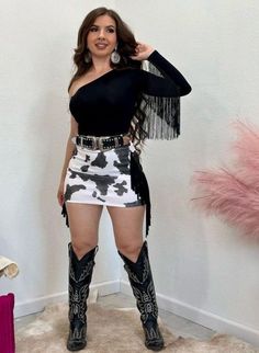 Cute Summer Going Out Outfits, Cowgirl Birthday Outfits, Vaquera Outfit Mexican Summer, Cowboy Outfits For Women Party, Vaqueras Aesthetic, 2023 Fringe, Western Birthday Outfit, Country Fall Outfits, Outfit Vaquero