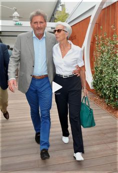 ▷▷ Nouvelle présidente de la Banque centrale européenne, Christine Lagarde peut compter sur son compagnon, Xavier Giocanti. travel essentials list, road trip essentials, packing tips f! Christine Lagarde, Chelsea Boots, Chelsea, Boots, Black