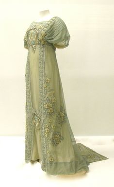 1910 Evening Gown, 1910s Evening Gowns, 1810s Fashion, Art Nouveau Dress, Embroidery On Tulle, Art Nouveau Fashion