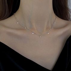 Necklaces With Earrings, Stacked Necklaces Silver Layered, Simple Silver Chain Necklace, Gold Chain With Beads, Simple Cute Necklaces, Silver Simple Necklace, Silver Chains For Women Simple, White Gold Chains For Women, White Necklace Aesthetic