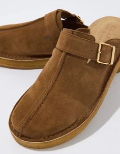 Meet your new summer slip-on. Featuring a polished buckle and distinctive logo detailing, this mule is ideal for countless casual looks. Shoe Collection, Mule, Casual Looks, Casual Shoes, American Eagle, Shoes Mens, Men's Shoes, Slip On, Buckle