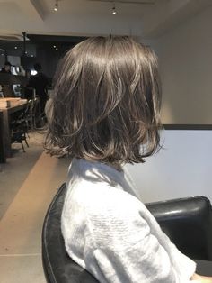 能瀬 マットアッシュボブ：L010625969｜ルーヴェ(LOWE)のヘアスタイル｜ホットペッパービューティー Shot Hair Styles, Haircuts Straight Hair, Haircut And Color, 짧은 머리, Short Hair Haircuts, Bob Haircut, Hair Inspo Color