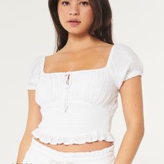 Nwot. Hollister White Smocked Waist On-Or-Off-Shoulder Top. Summer Peasant Top With Smocked Back And Square Neck, Summer Peasant Top With Square Neck And Smocked Back, Summer Square Neck Peasant Top With Smocked Back, White Peasant Top With Smocked Bodice For Day Out, White Smocked Bodice Peasant Top For Day Out, White Smocked Top With Short Sleeves For Summer, Off-shoulder Tops With Smocked Back For Beach, Fitted White Top With Elastic Neckline, Fitted White Tops With Elastic Neckline