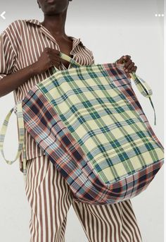 Plaid Bag, Easy Bag, Plaid Tote Bag, Plaid Tote, Retro Bags, Madras Plaid, Men's Totes, New York New York, Simple Bags