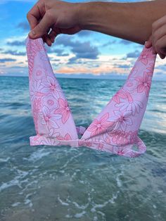 Pink Kiss Razz Bikini Top Preppy Bikinis, Halter Top Bikinis, Cute Summer Bikinis, Pink Swimsuits, Swimsuits 2024, Fitted Clothes, Summer Swimwear Bikinis, Cheap Bikinis, Preppy Swimsuit