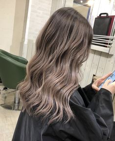 Pearl Balayage Brunettes, Ashy Brown Hair Balayage Straight, Smoky Beige Balayage, Ashy Toned Hair, Ash Sombre Hair, Mushroom Beige Balayage, Ash Brown With Dark Roots, Ashy Blonde Asian Hair, Light Hair With Dark Roots