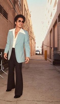 Disco Party Guy Outfit, Bruno Mars 70s, Retro Disco Outfit For Men, 70s Disco Party Outfit Guys, Disco Inspired Outfits Men, 70s Mens Fashion Aesthetic, 70s Modern Fashion Men, 90s Prom Outfit Men, Retro Party Outfit Men