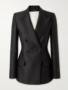 Gucci’s blazer has a simple yet effective design, ideal for any elegant occasion. It’s made from a wool and silk-blend twill with classic peak lapels, two front flap pockets and a double-breasted profile. Wear yours with matching tailoring and mules. Gucci Clothes Women, Gucci Outfits Women, Gucci Clothes, Gucci Outfits, Gucci Fashion, Blazer Fashion, Outfits Women, Jacket Design, Clothes Collection