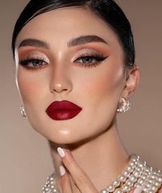 Bridal Red Lipstick, Bride With Red Nails, Bridal Make Up Red Lip, Makeup To Wear With Red Dress, Dark Red Dress Makeup, Elegant Christmas Makeup, Eye Makeup For Red Lipstick, Wet Look Eyeshadow, Wedding Makeup Red Lipstick