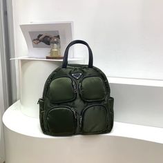 Brand Name: MR.YLLSPlace Of Origin: GUANG DONG ProvinceOrigin: CN(Origin)Main Material: NylonCapacity: Below 20 LitreItem Type: BackpacksStyle: FashionClosure Type: zipperTechnics: EmbossingExterior: Silt PocketRain Cover: NoGender: WOMENCarrying System: TCSLining Material: PolyesterPattern Type: SolidDecoration: NONEBackpacks Type: SoftbackInterior: Interior Zipper PocketHandle/Strap Type: Soft Handle Small School Bags, Line Texture, Luggage Sizes, Stitch Lines, Student Bag, Trend Style, Rain Cover, Pocket Size, Green Bag