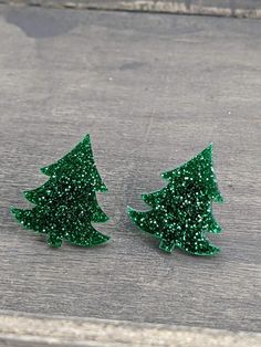 Christmas Tree- Dark Green Stud Earrings Light Green Christmas Tree, Stocking Stuffers For Girls, Sweet Trees, Resin Christmas, Jewelry Christmas Tree, Tree Earrings, Christmas Tree Earrings, Paper Gift Box, Christmas Accessories