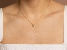 💎 Don't forget this gem August Birthstone Necklace, August Birthday, Peridot Jewelry, Peridot Necklace, Peridot Stone, August Birthstone, August Birth Stone, Green Gemstones, Birth Month