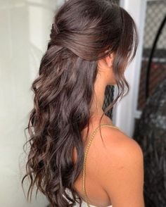 Charming Half Up Half Down Wedding Hairstyles 2020 #wedding #weddinghairstyle #bridalhairstyle #hairstyles #hairstyle #cutehairstyle #hairstyleideas #hairstyle Ideas For Prom Hair, Curls For Bridesmaid, Curls Hairstyles For Prom, Hair Styles Curls Formal, Hair Styles Curled Half Up Half Down, Hairstyle Down With Curls, Curled Hair For Formal, Curled Hair Half Up, Hair Styles For Wedding Bridesmaid Long