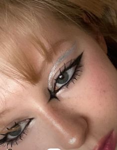 Funky Makeup, Mekap Mata, 20 Makeup, Silver Makeup, Prom Look, Barbie Makeup, Smink Inspiration