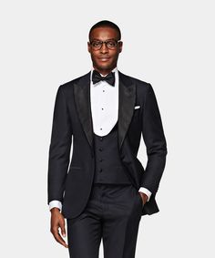 Groom Suit Grey, Dinner Jackets, Stylish Mens Suits, Blue Dinner, Suspenders Wedding, Black Suit Men, Slim Fit Suit Men, Black And White Tuxedo, Dinner Suit