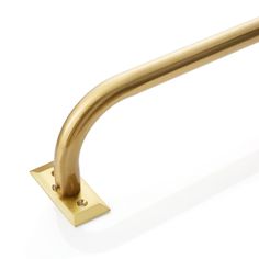 an image of a gold handle on a white background