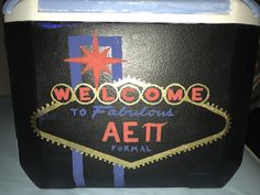 a cooler with the word welcome to fabulous aet on it's side and a star in the middle