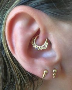 Lotus Earring Ear Piercing Tragus Earring Helix Piercing Tragus Hoop Helix Ring Cartilage Piercing G Hoop Helix Piercing, Piercing Oreille Tragus, Helix Ring, Daith Earring, Daith Jewelry, Ear Piercings Tragus, Tragus Hoop, Piercing Tragus, Tragus Earring