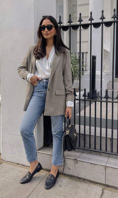 Mocassin Outfit, Loafers For Women Outfit, Loafer Outfits, Chic Workwear, Mode Ab 50, Elegance Fashion, Casual Chique, Transition Outfits