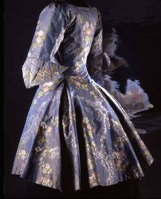 Caraçao jacket, late 18th C. (likely 1760s?) Changeable silk taffeta Musée Galliera 1800 Fashion, Hunters Moon, Riding Habit