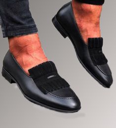 Handmade Trendy Men Black Penny Loafer Fringe in Genuine Leather For Men sold by Handmade Envy on Storenvy Fringe Shoes, Quality Leather Boots, Cap Toe Shoes, Custom Design Shoes, Monk Strap Shoes, Handmade Leather Shoes, Brown Leather Shoes, Suede Chelsea Boots, Leather Moccasins