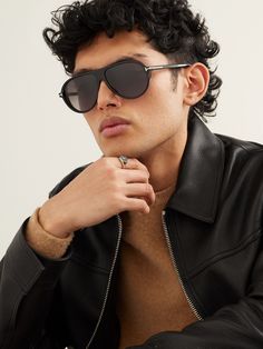 TOM FORD Eyewear loves to re-imagine classic aviator-style sunglasses. This pair is made from sleek black acetate and features the unmistakable 'T' emblems at the temples. Tom Ford Eyewear, Model Shoot, Ford Accessories, Style Sunglasses, Acetate Sunglasses, Aviator Style, Sunglasses For Men, Sunglasses & Glasses, Mr Porter