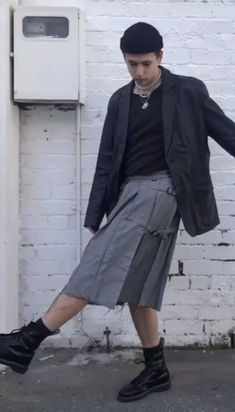 Masculine Skirt Outfit, Men's Skirts, Skirt Outfit