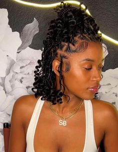 Black Protective Hairstyles Summer, Natural Boho Braids On Short Hair, Boho Braids Short Curly Hair, Boho Braids On Short 4c Hair, Braided Boho Bob, Styling Boho Bob Knotless Braids, Boho Knotless Braids Bow Style