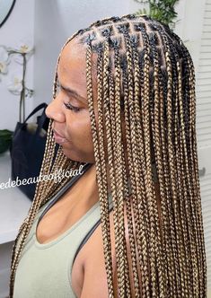 Knotless Box Braids Styles, Knotless Medium, Medium Knotless Box Braids, Box Braid Styles, Box Braids Styles, Braiding Hair Colors, Medium Knotless, Knotless Box Braids