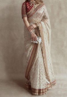 Sari Design, Indian Bride Outfits, Fashionable Saree Blouse Designs, Fancy Sarees Party Wear, Indian Saree Blouses Designs, Chique Outfits, Indian Fashion Saree, Salwar Kamiz, Saree Designs Party Wear