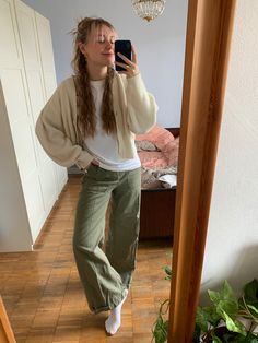 Lazy Boho Outfit, Cute Relaxed Outfits, Short People Outfits, Analogous Outfit, Granola Girl Outfits Winter, Crunchy Outfits, Grandma Aesthetic Outfit, Aesthetic Doc Martens, Style Fall Outfits