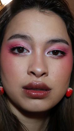 Blush Draping, Glittery Eyeshadow, Eyeshadow Makeup, Makeup Inspo, Makeup Looks, Eye Makeup, Valentine's Day, Blush, Valentines