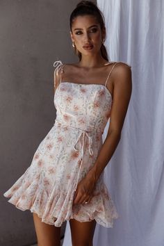 Aesthetic Dresses Casual, Peach Floral Dress, Gaun Fashion, Dream Outfits, Dress Aesthetic, Iron Material, Date Night Dresses, Mini Dress Casual, Dress Clothes