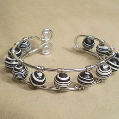 Wire jewelry lessons Clay Diffuser, Bead Things, Rings Wire, Wrapping Tutorial, Wire Jewelery, Wrapped Rings, Wire Bracelets, Wire Design