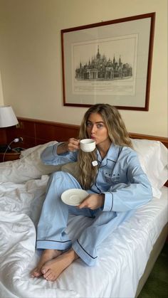 Old Money Pyjamas, Old Money Sleepwear, Old Money Lounge Wear, Old Money Pajamas, Night Suit Aesthetic, Cozy Girl Aesthetic, Pjs Aesthetic, Sleepwear Aesthetic, Lazy Sunday Outfit