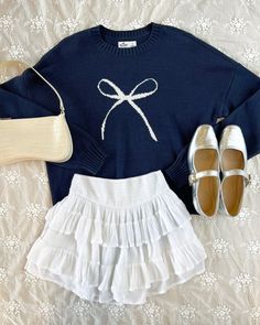 Holister Outfits Aesthetic, Bow Sweater Outfit, Hollister Outfit, Basic Outfits Summer, Hollister Outfits, Hollister Clothes, Mermaid Girls, Bow Sweater