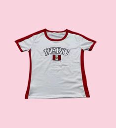 ✨90's/2000's vibes ❤️   ✨Peru crop top ✨y2k football/soccer tee ✨Cute bright coloured crop top ✨Perfect for summer ✨South America aesthetic 🇵🇪     ✨See sizing guide for measurements  ✨Feel free to message me with any questions 😊 America Aesthetic, Baby Tees 90s, Crop Top Y2k, Soccer Tees, Colorful Crop Tops, Y2k Baby Tee, Tube Tops, Baby T Shirts, Cropped Tops