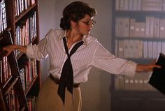 Melody and the Concordia Library thank u sarah 40s Mode, Mummy Movie, Librarian Style, Librarian Chic, Academia Outfits, Dark Academia Fashion, Fashion 90s, Academia Fashion, The Mummy