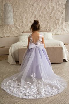 White Wedding Dress Purple Accents, Lilac Wedding Bridesmaid Dress, Flower Girl Dress Purple, Flower Girl Dresses Lavender, Flower Girl Dresses Purple, Light Purple Wedding Dress, Purple Wedding Dress Bridesmaid, Lavender Bridesmaid Dress, Light Purple Bridesmaid Dresses